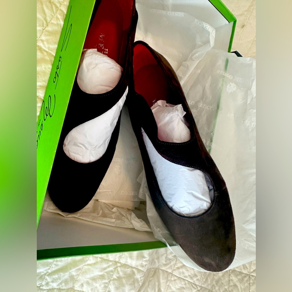 NWOT . Brown suede Sesto Meucci. Sz 8.5 Ballet type flats.